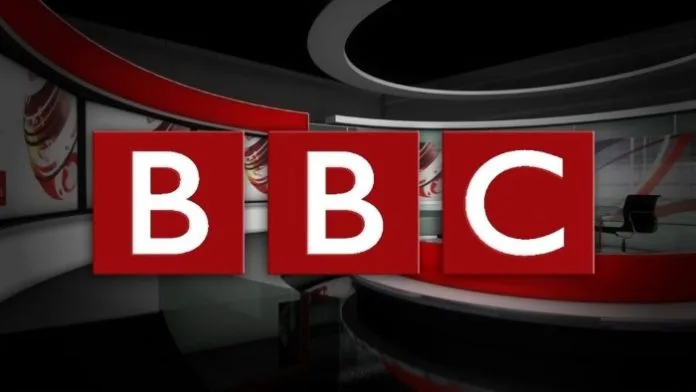 BBC se confruntă cu „risc financiar” în ceea ce privește veniturile din taxele de licență, susține un raport