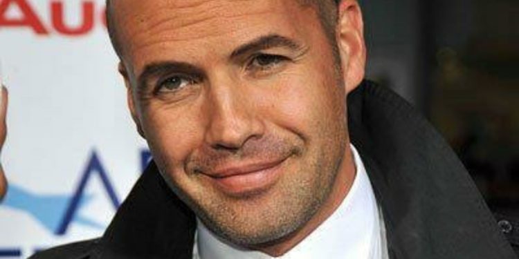 Billy Zane filmeaza in Romania! Primele imagini cu el si Mihai Nae, antronorul cateilor de vedete