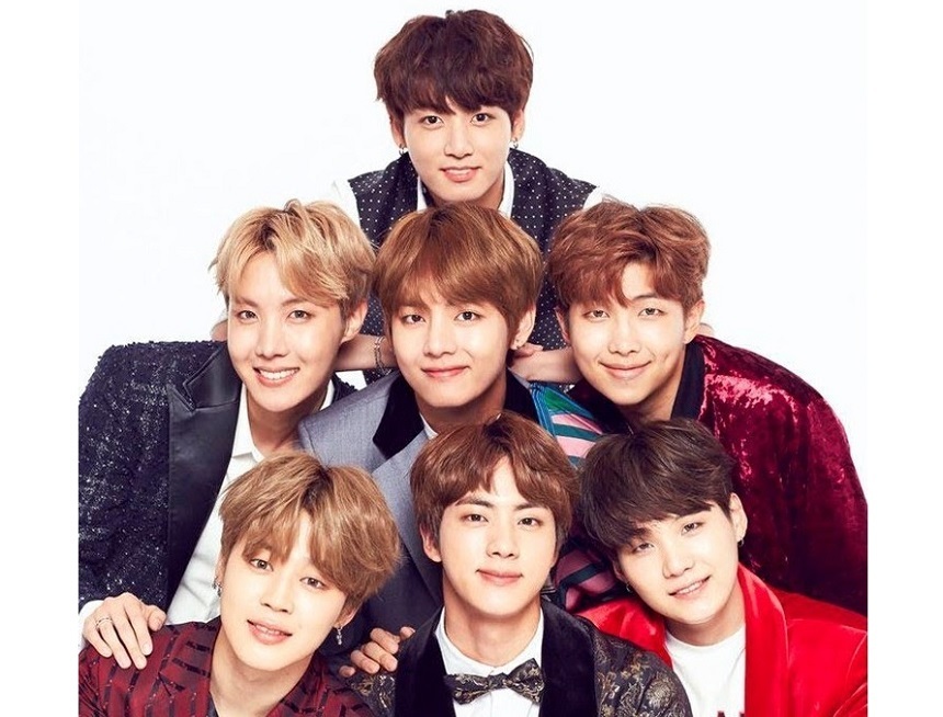 Membrii trupei sud-coreene de K-pop BTS au dezvăluit un proiect de artă modernă la Londra