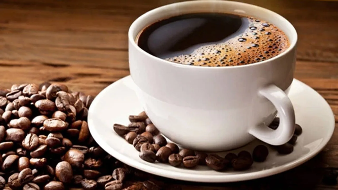 Cafeaua se bea înainte sau după micul dejun? Regula de care trebuie să ţii cont