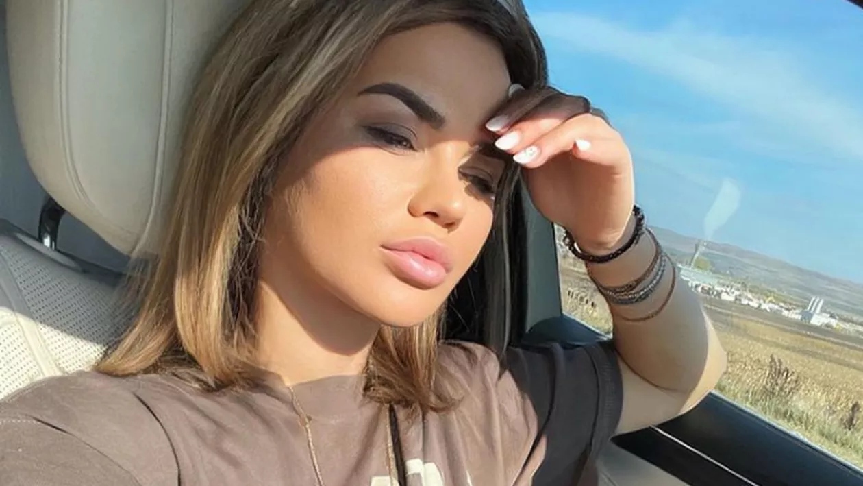 CARMEN DE LA SĂLCIUA A DAT CĂRŢILE PE FAŢĂ!