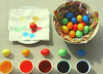 Vopsitul ouălor, extrem de toxic! 14 E-uri diferite în-un singur plic de vopsea