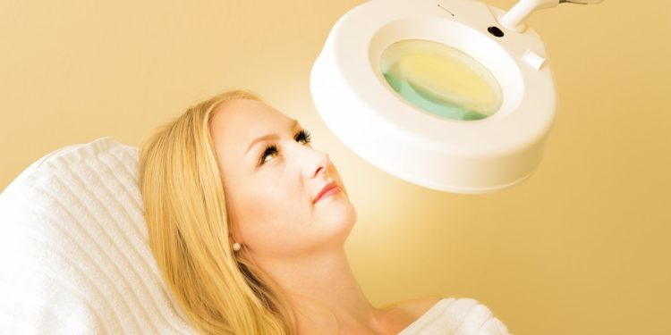 Cum scapi de petele provocate de acnee?