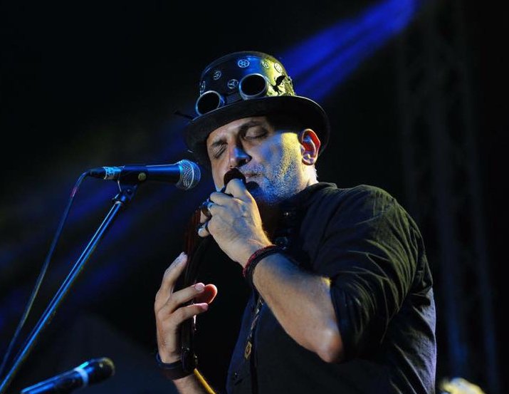 Damian Drăghici se reinventează la 49 de ani și dă muzica țigănească pe cea populară. “O să cânt folclor, la nai”
