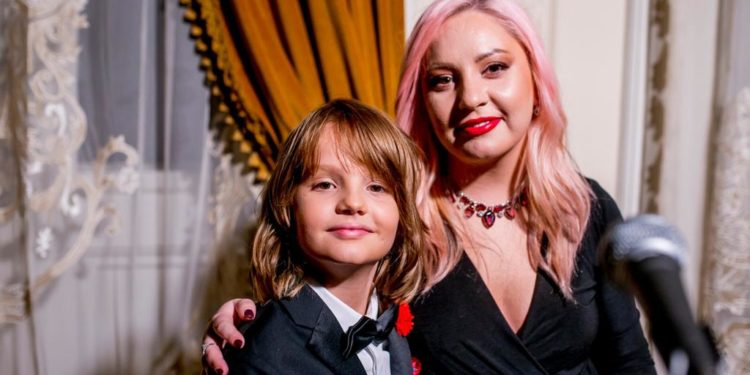 Ava de la „Vocea Romaniei” si David Dobrincu au inregistrat „Shallow”, cover dupa Lady Gaga & Bradley Cooper