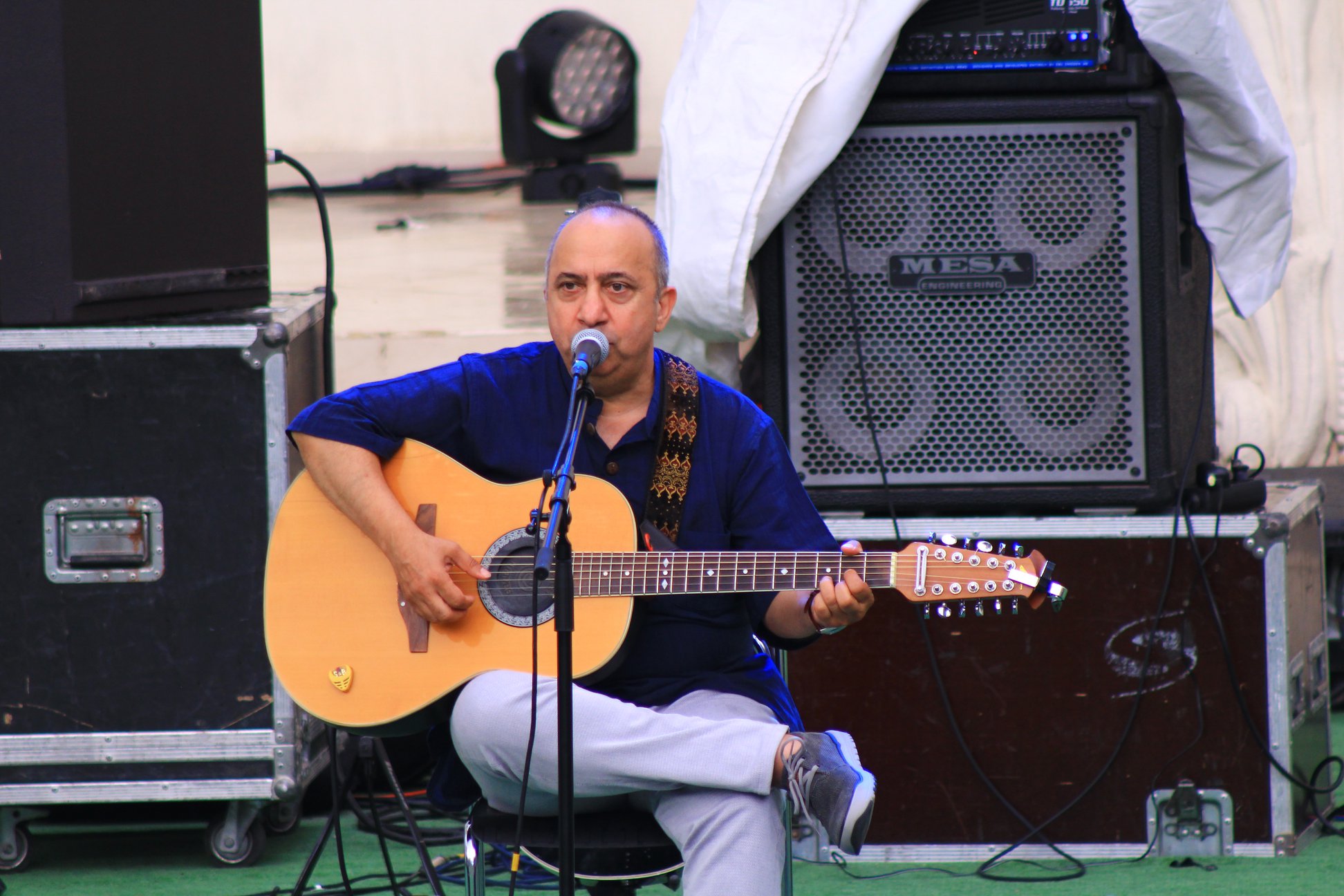 Fiul folkistului Emeric Imre e vedetă în Italia, dar nu în muzică, ci-n echitație! Cristian e jocheu profesionist