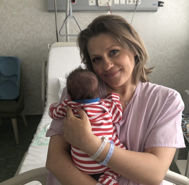 Cum s-a comportat soțul Mirelei Vaida la cele trei nașteri ale vedetei. „Prințul meu a leșinat”