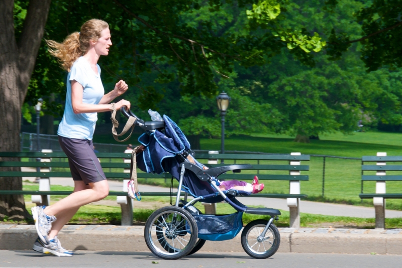 Mamica si bebele la jogging