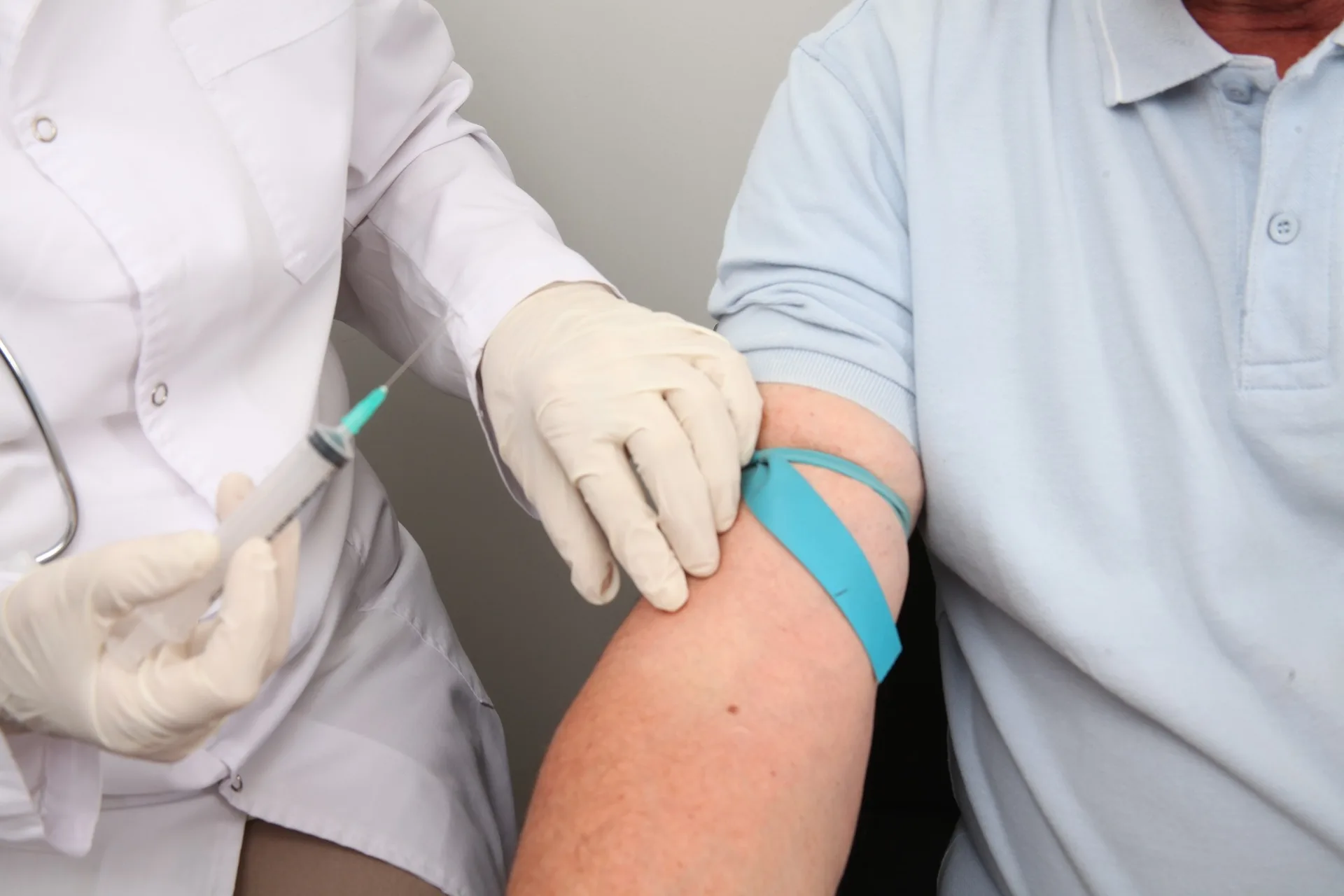 Clinicile private și-au epuizat fondurile în doar o oră! Pacienții trebuie să plătească sau să aștepte cu lunile pentru analize