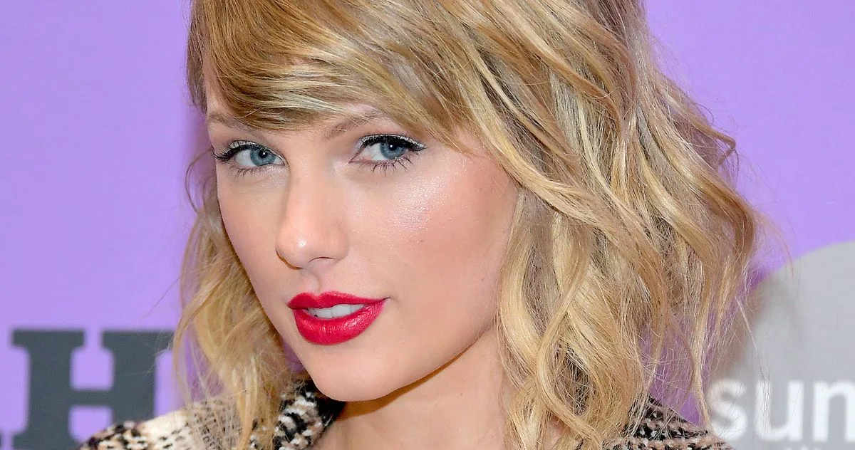 Taylor Swift ajută studenții cu donații pentru a-și termina facultatea
