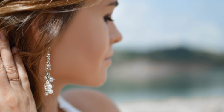 Care sunt accesoriile de care să nu te desparți într-o ținută de zi?