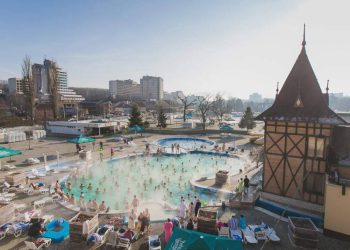 Tot mai mulţi o români vor o vacanţă în ţară. Care sunt destinaţiile preferate