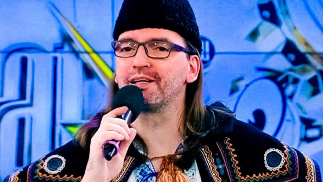 CUM SE APĂRĂ FLORIN VASILICĂ DUPĂ CE ȘI-A NUMIT MAMA “NESIMȚITĂ” ȘI “JEGOASĂ”.