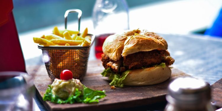 5 Alimente care cresc riscul de cancer