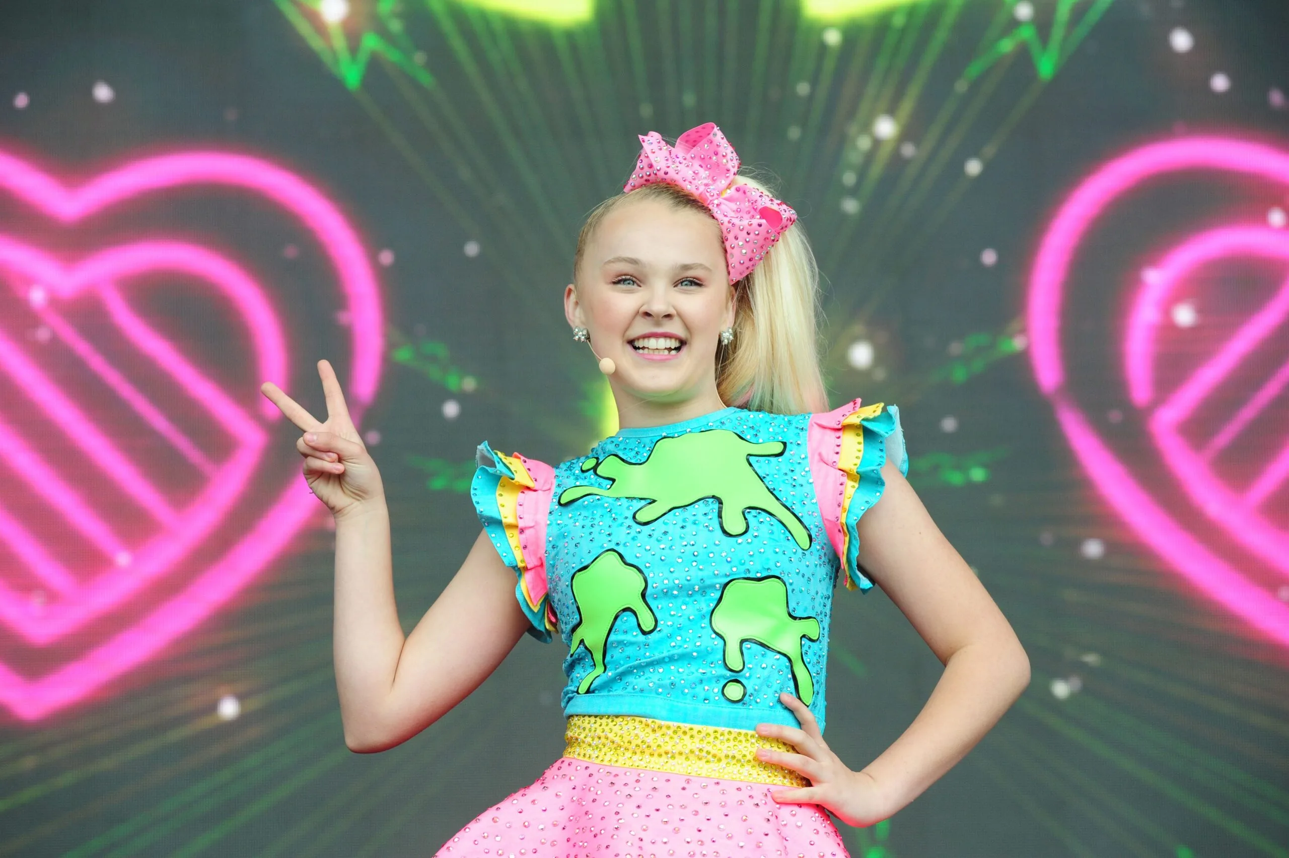 YouTuberița JoJo Siwa denunță un joc de societate „grosolan” care îi poartă imaginea