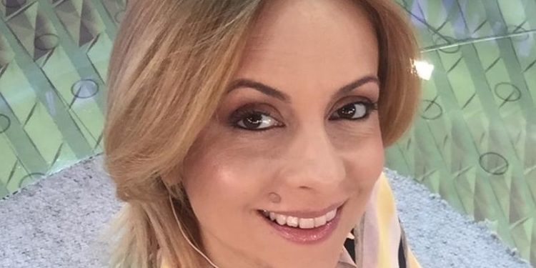 Cum a apărut Simona Gherghe îmbrăcată, la Acces Direct. Prezentatoarea tv este gravidă în luna a șasea