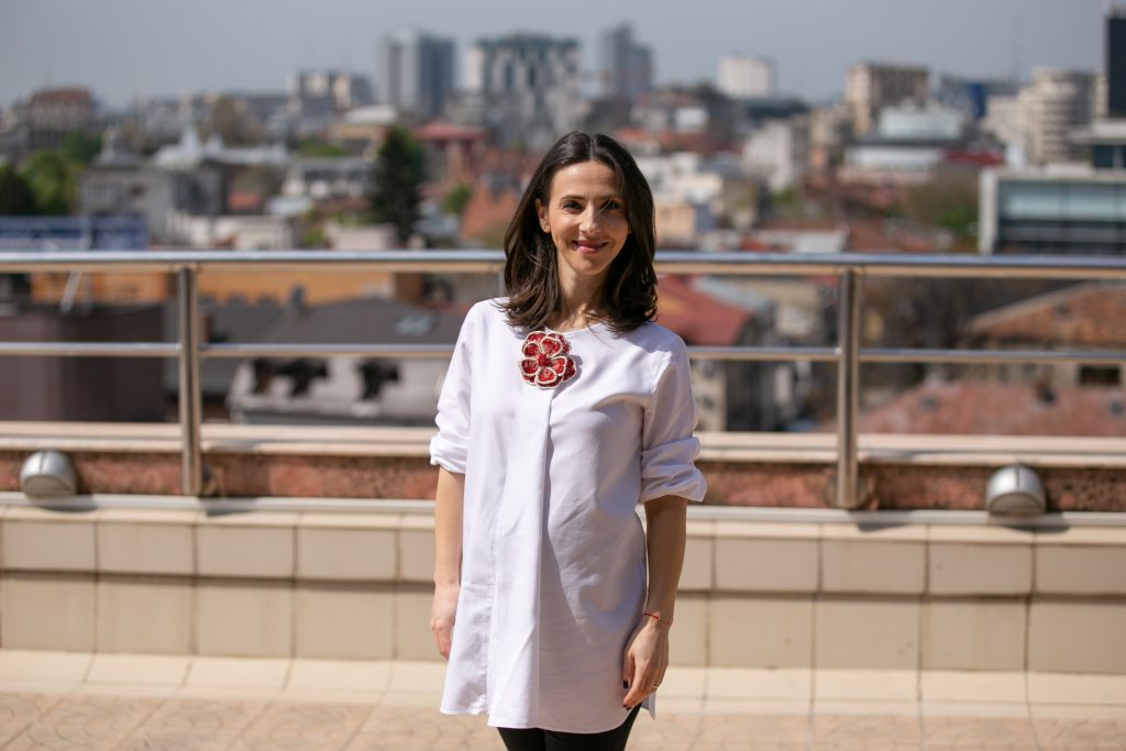 Andreea Răducan nu reușește să împace cariera, creșterea copilului și treburile gospodărești. “Toate sarcinile îi sunt pasate mamei”