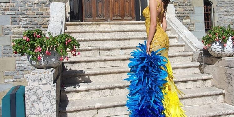 Frumoasa si curajoasa! Dupa ce a castigat Top Model of the World România 2022 a sarit in gol de la 3000 de metri