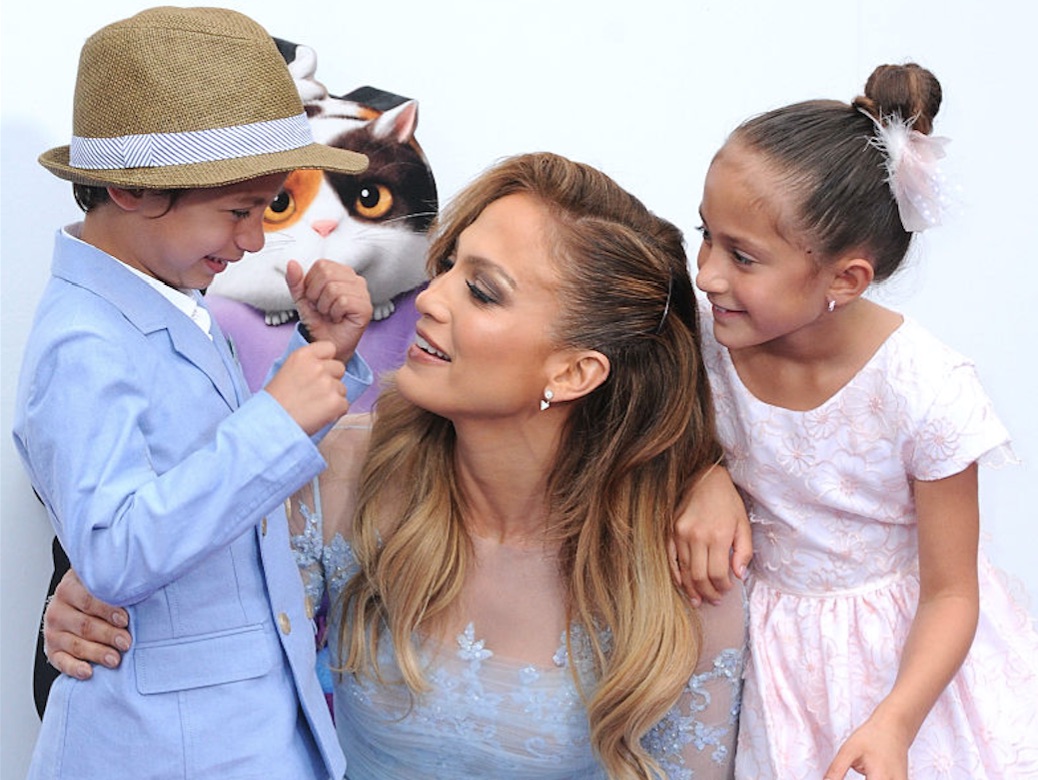 Jennifer Lopez a dezvăluit că gemenii Emme și Max au descris blocajul ca fiind „foarte greu”