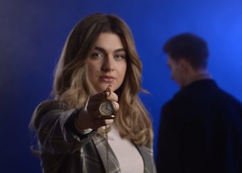 Kayla isi face debutul in lumea muzicala cu piesa „4 AM”