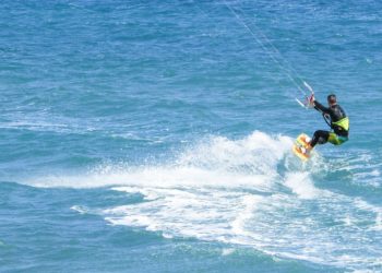 Litoralul românesc este un bun prilej pentru sporturi extreme