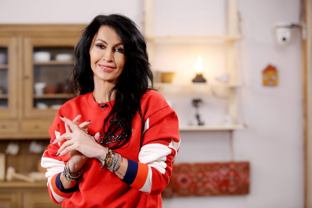 Mihaela Rădulescu le-a dat răspunsul celor care o critică pentru operațiile estetice. „ E și asta o cheiță a succesului”