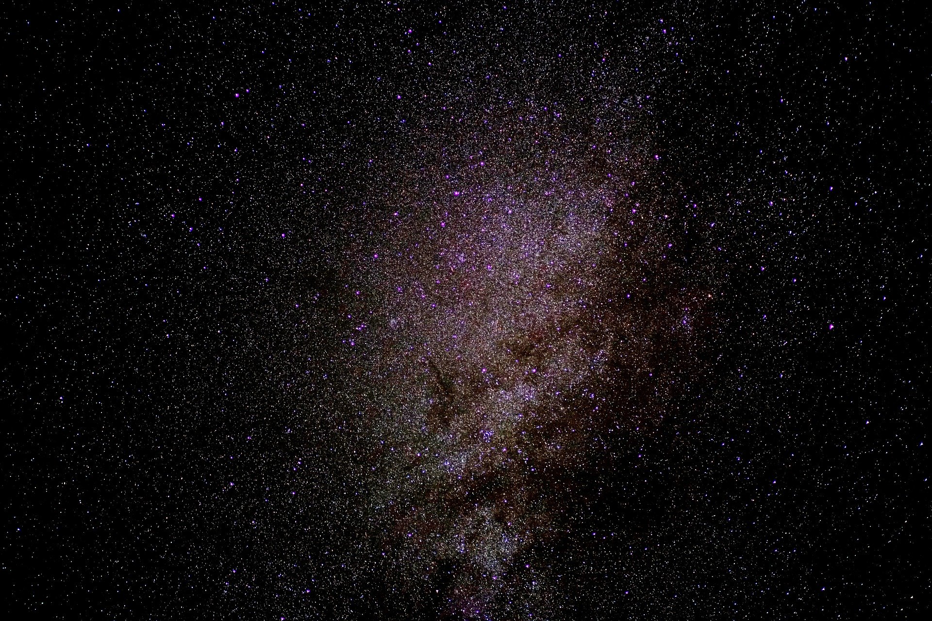 Nouăsprezece galaxii nou descoperite sunt complet lipsite de materie întunecată