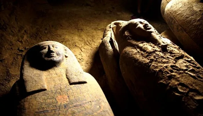 Egiptul dezvăluie sicrie vechi de 3000 de ani în ultima descoperire arheologică