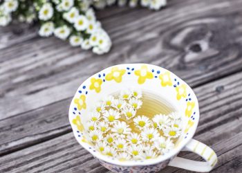 Top 10 beneficii ale ceaiului de mușețel