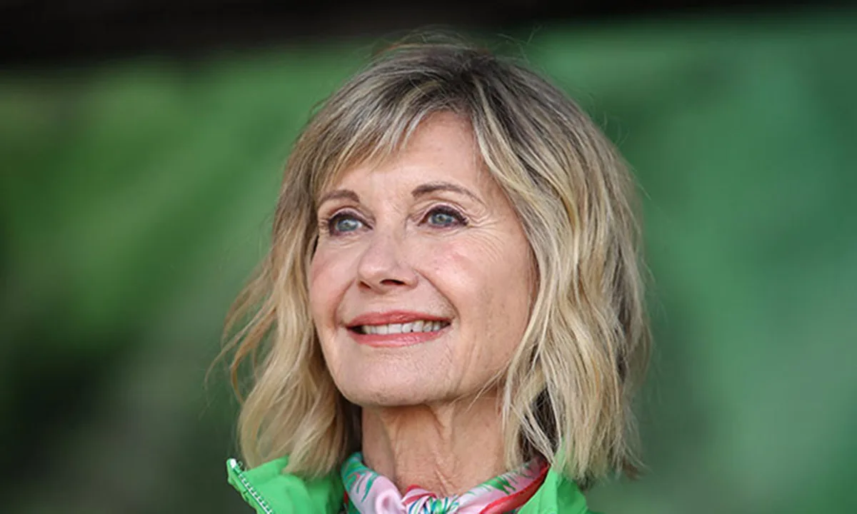 Renumita Olivia Newton-John se luptă ca să trăiască. Actrița are cancer în fază terminală