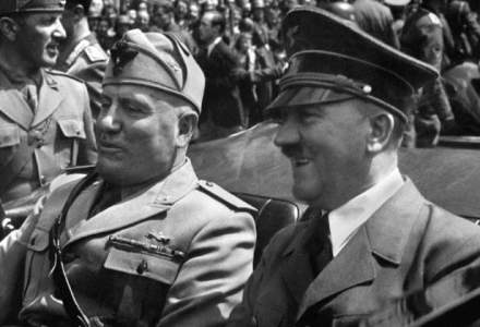 Un exemplar din cartea ‘Mein Kampf’ a lui Hitler, vândută la o licitaţie în Germania cu 130.000 de euro