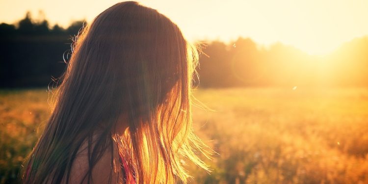 4 trucuri care te scapă de mătreaţă