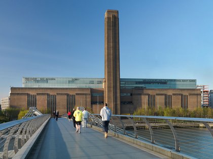 Băieţelul francez aruncat de pe Tate Modern în luna august a reînceput să vorbească