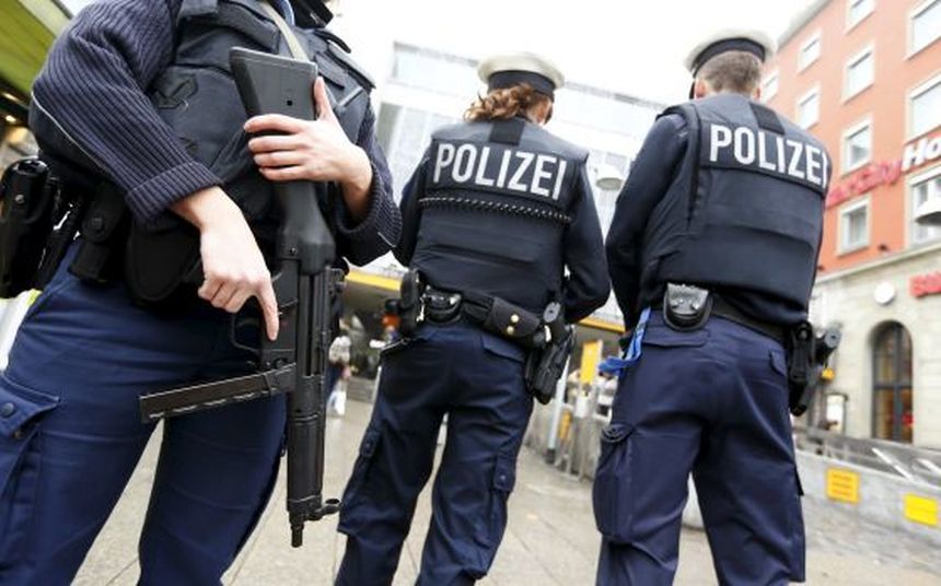 Germania – Un şofer de camion, amendat de poliţie pentru că viziona un film erotic în timp ce conducea