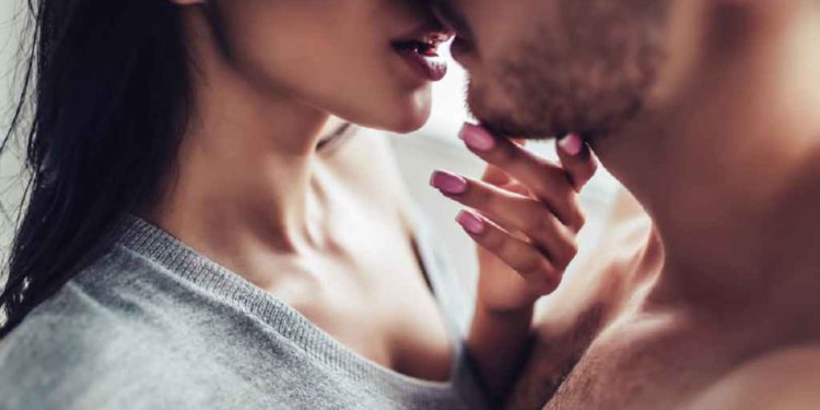 Cum îți poți da seama că o femeie nu a mai făcut sex de mult timp