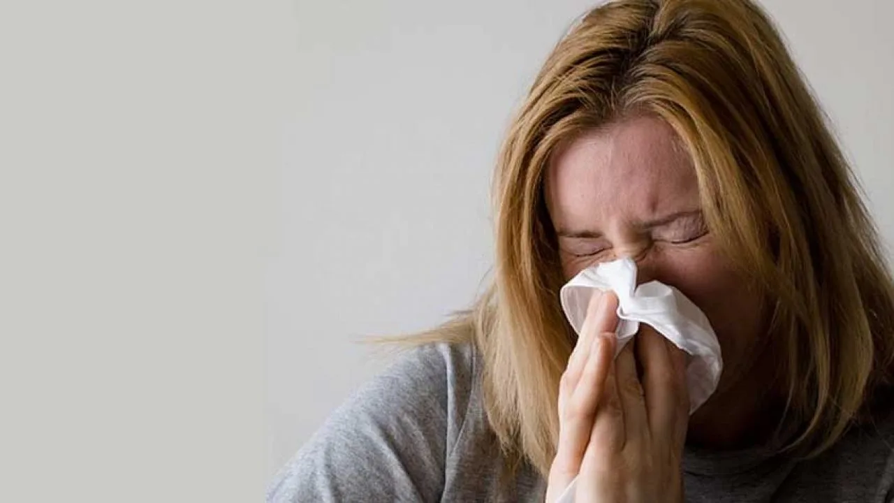 Dacă eşti alergic, ai şanse mai mici să suferi de COVID-19