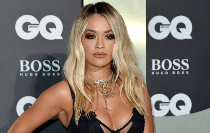 Rita Ora își cere scuze pentru a doua încălcare a restricțiilor de blocare Covid
