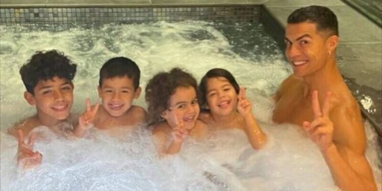 Cristiano Ronaldo, patru copii cu trei mame diferite
