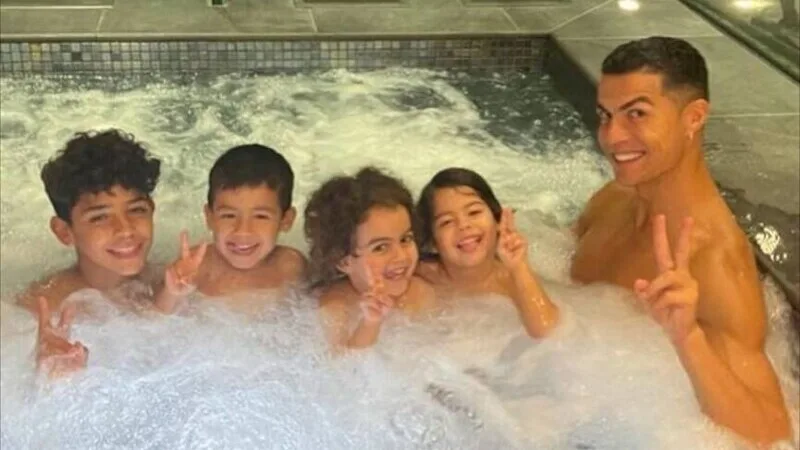 Cristiano Ronaldo, patru copii cu trei mame diferite