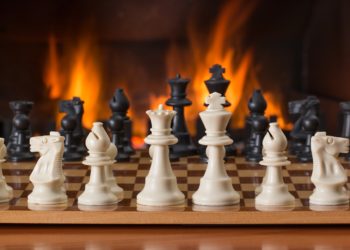 10 Motive pentru care copiii ar trebui să joace șah