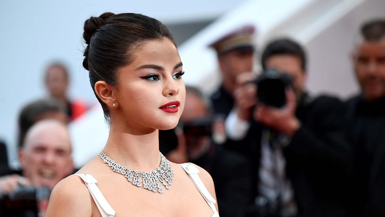 De la omletă la caracatiță, Selena Gomez se ocupă în carantină cu emisiunile TV de gătit