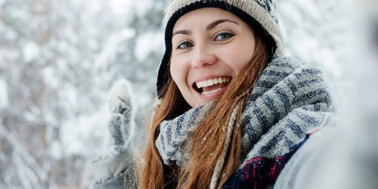 Știi să faci selfie-uri iarna? Iată 6 trucuri de la fotografi