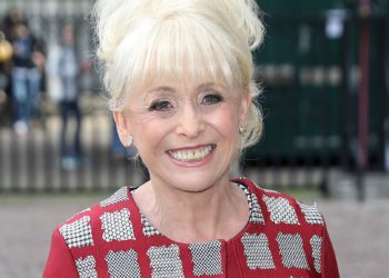 Actrița din Carry On și EastEnders, Dame Barbara Windsor, a murit la vârsta de 83 de ani