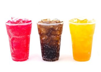 De ce sucurile carbogazoase ne pun sănătatea în pericol. Ce se întâmplă în corpul nostru când începem să le consumăm