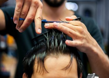 Alege serviciile de hair and beauty prin Stailer!