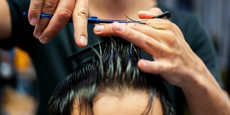 Alege serviciile de hair and beauty prin Stailer!