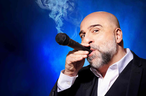 Pandemia m-a „făcut un comedian mai bun”, a afirmat Omid Djalili