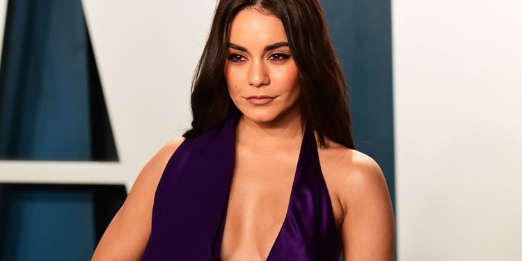 Vanessa Hudgens i-a înnebunit pe fani din nou, după ce a postat un selfie senzual