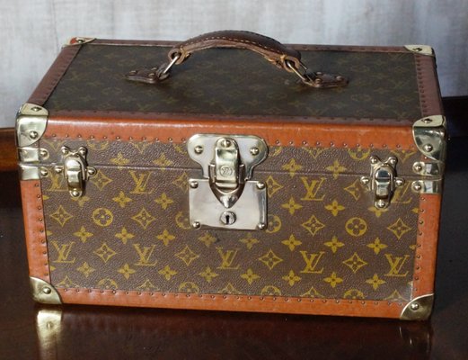 Louis Vuitton, Volvo ating comerțul social thailandez prin aplicația Line chat