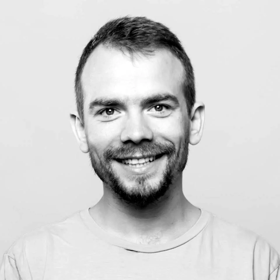 Un cuplu gay din România a adoptat un copil.